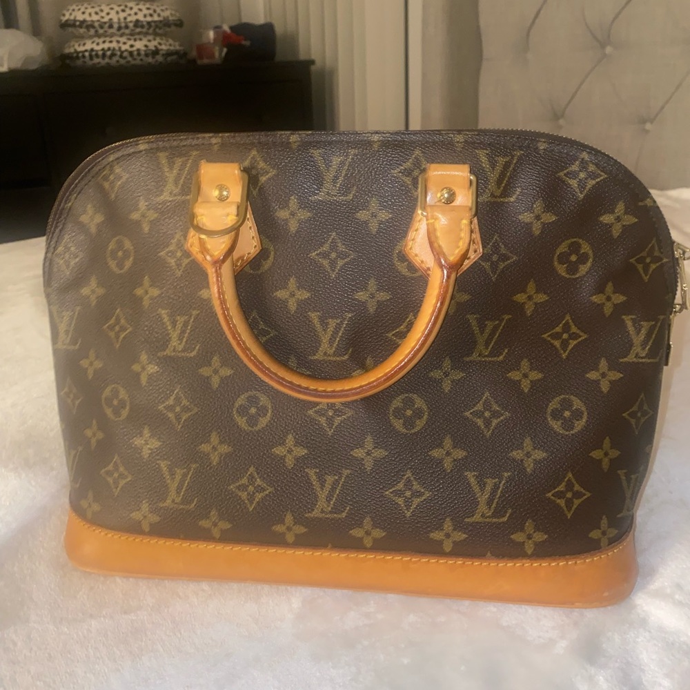 Authentic  LOUIS VUITTON Alma PM Bag